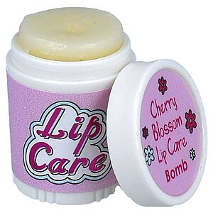 Balsam de buze tratament Cherry Blossom pe Vibreaza.ro