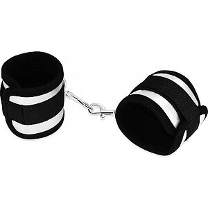 Cătușe Lovetoy Struggle My Handcuff — Neopren Negru pe Vibreaza.ro