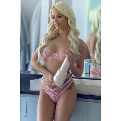 Fleshlight Elsa Jean Treat Canal Texturat Discret